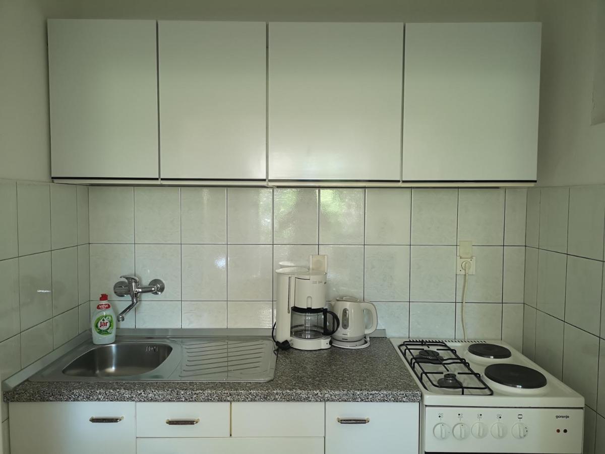 Apartments & Rooms Anita Хвар Екстер'єр фото