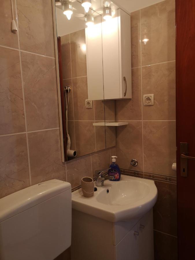 Apartments & Rooms Anita Хвар Екстер'єр фото