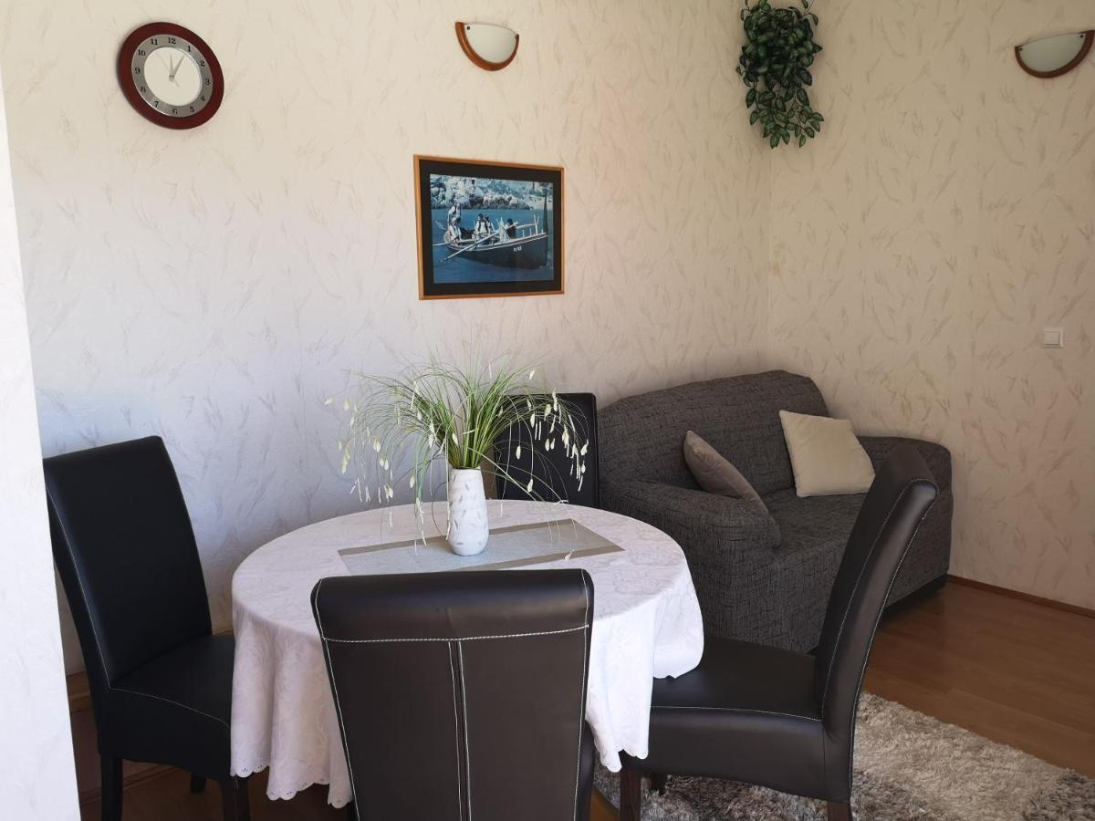 Apartments & Rooms Anita Хвар Екстер'єр фото