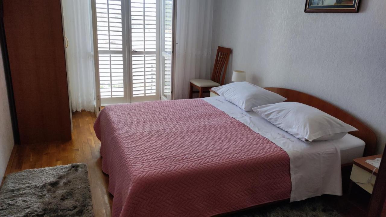 Apartments & Rooms Anita Хвар Екстер'єр фото