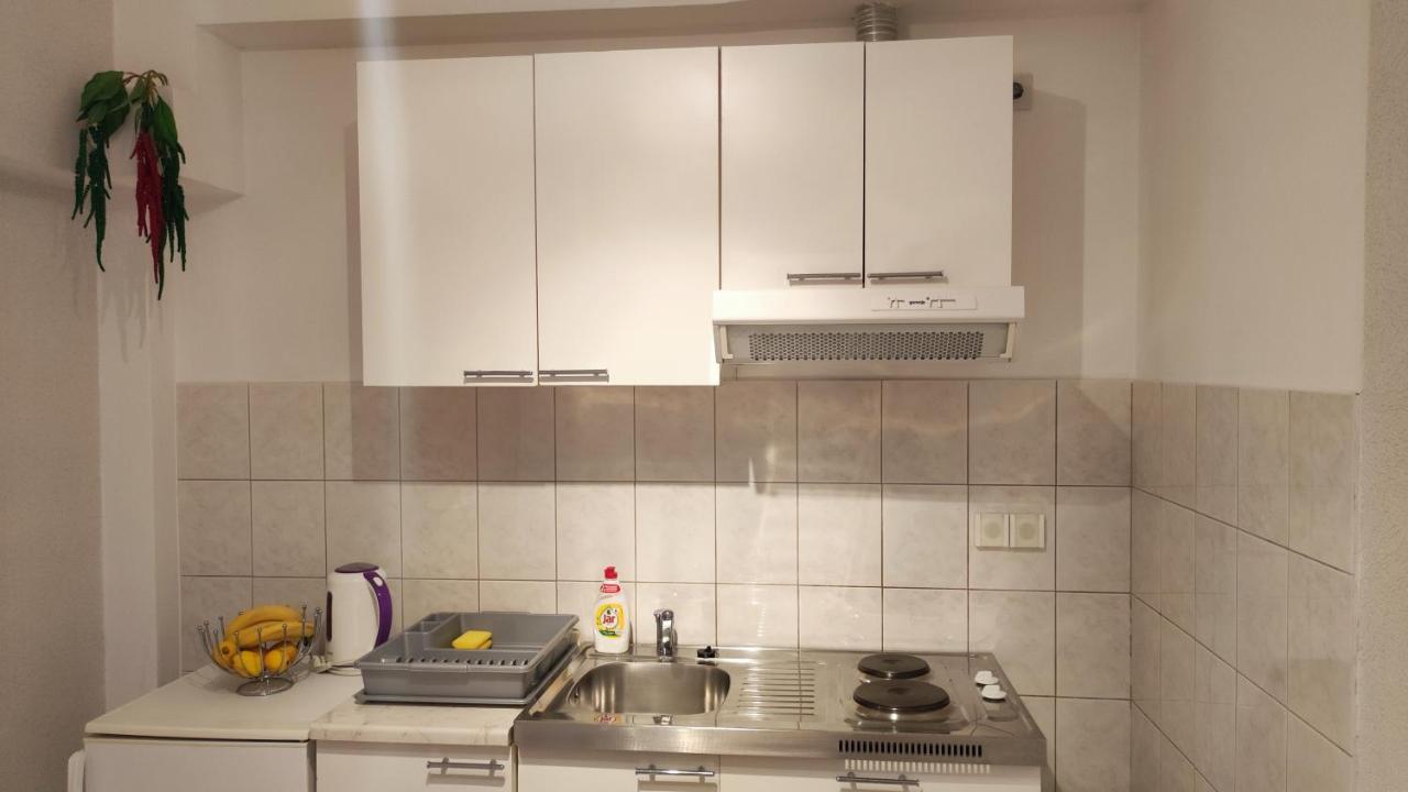 Apartments & Rooms Anita Хвар Екстер'єр фото