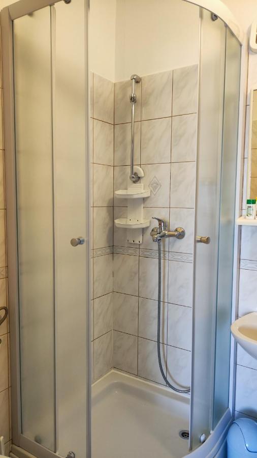 Apartments & Rooms Anita Хвар Екстер'єр фото