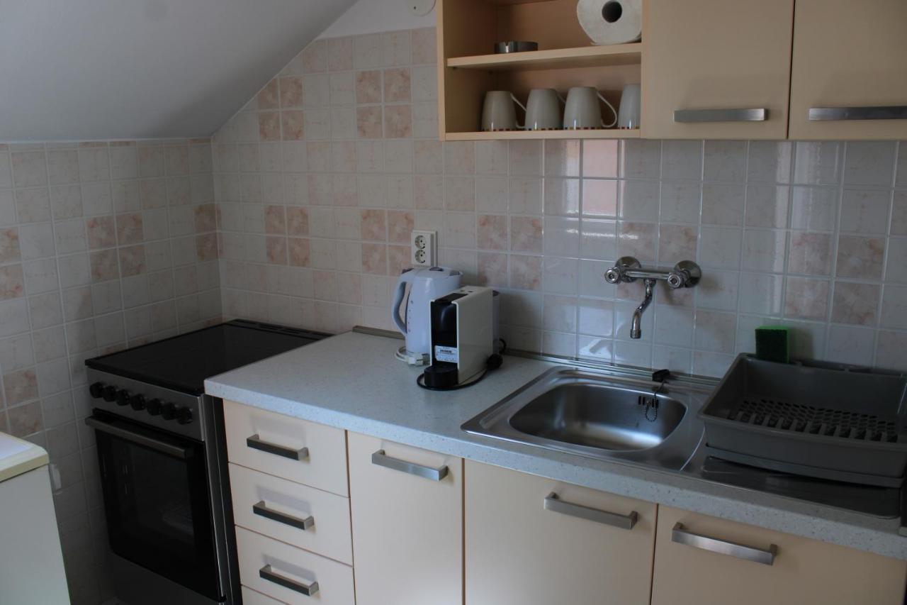 Apartments & Rooms Anita Хвар Екстер'єр фото