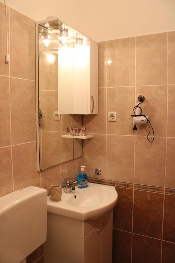 Apartments & Rooms Anita Хвар Екстер'єр фото